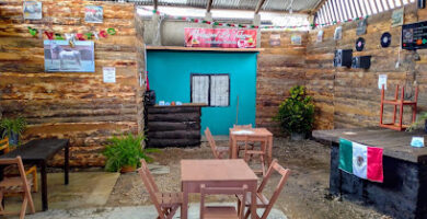 Micheladas y Botanas La Taberna
